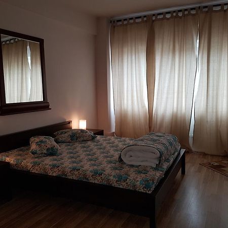 Vogue Hostel Букурещ Екстериор снимка