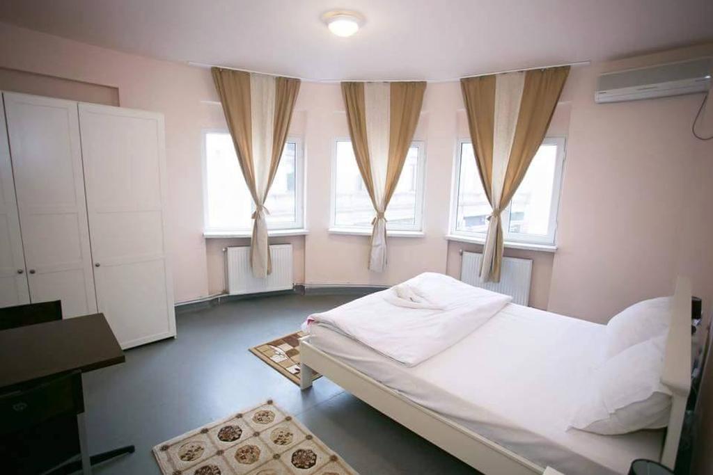 Vogue Hostel Букурещ Стая снимка