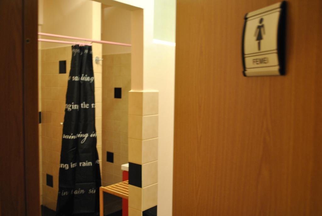Vogue Hostel Букурещ Стая снимка