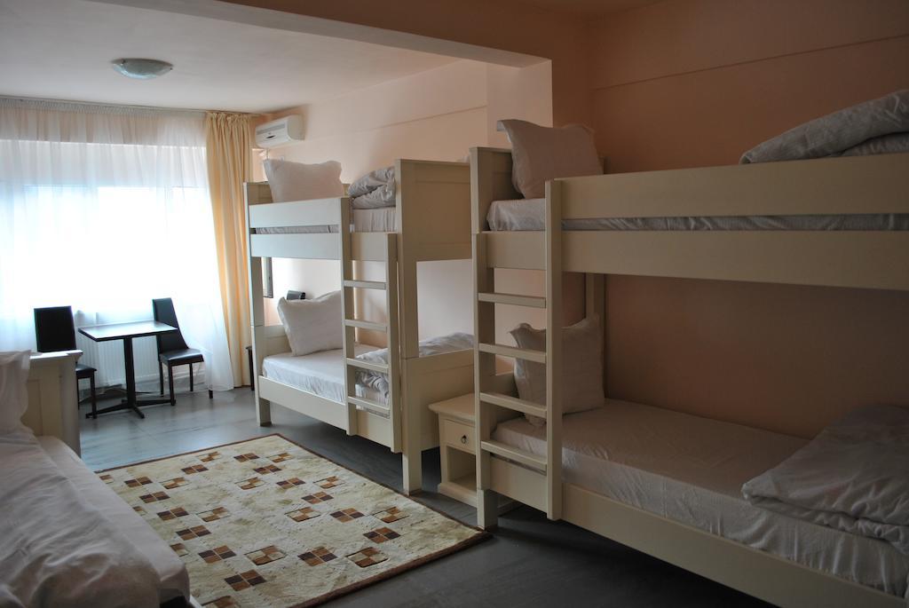 Vogue Hostel Букурещ Стая снимка