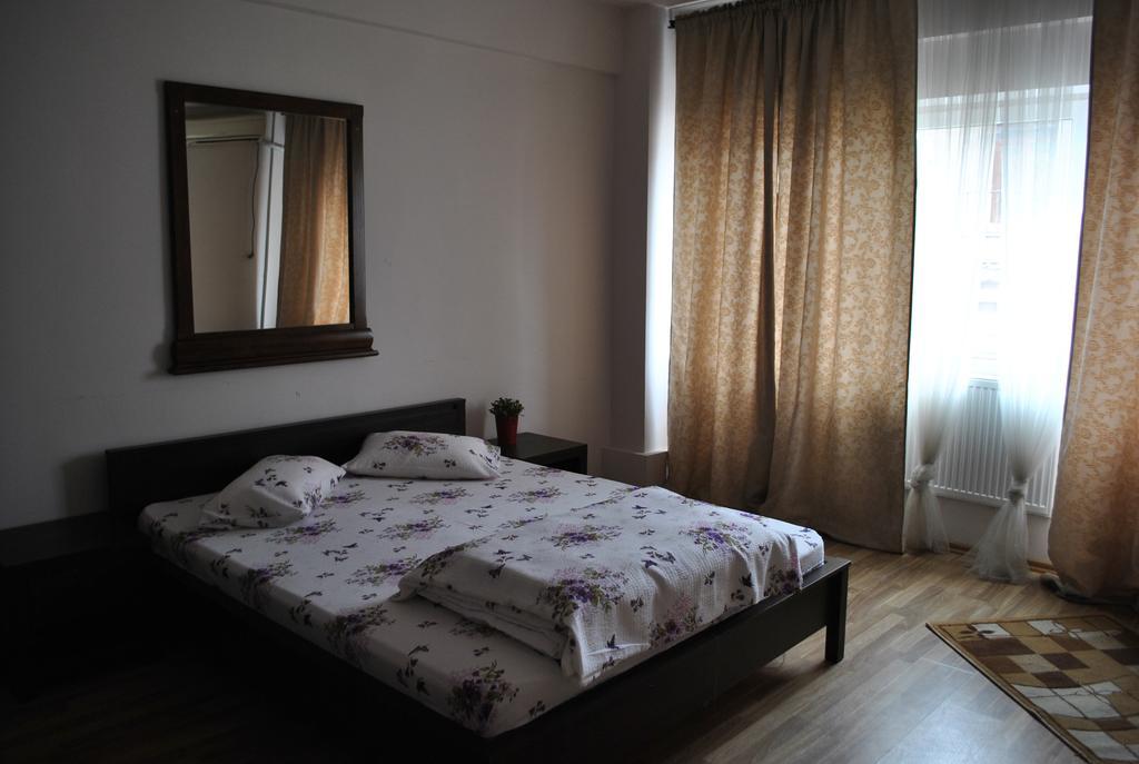 Vogue Hostel Букурещ Екстериор снимка