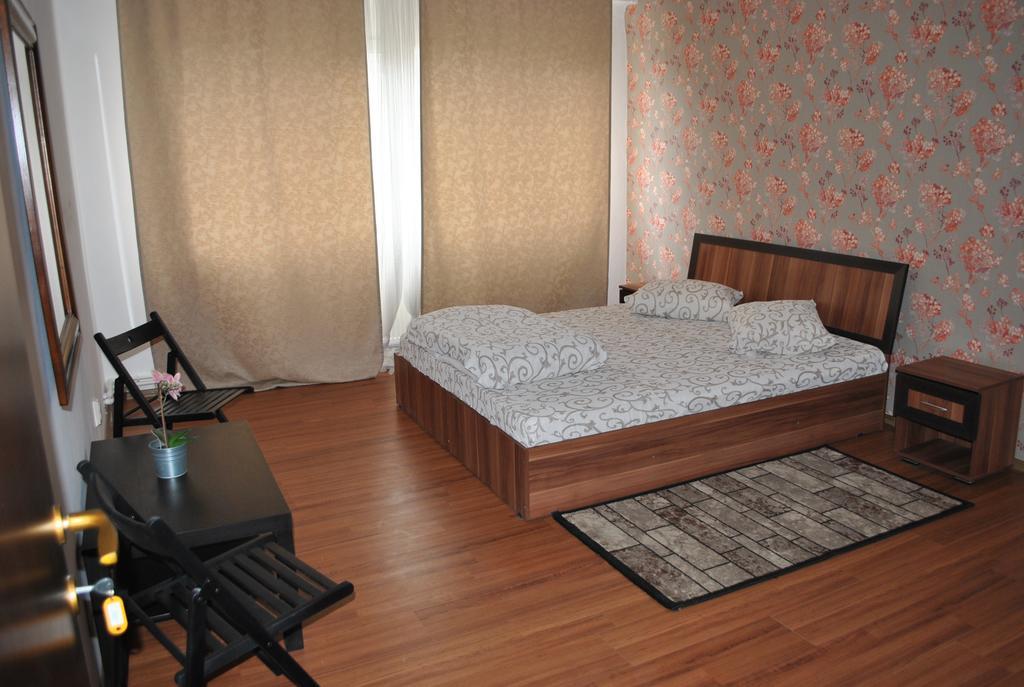 Vogue Hostel Букурещ Екстериор снимка