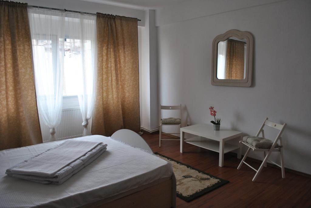 Vogue Hostel Букурещ Екстериор снимка