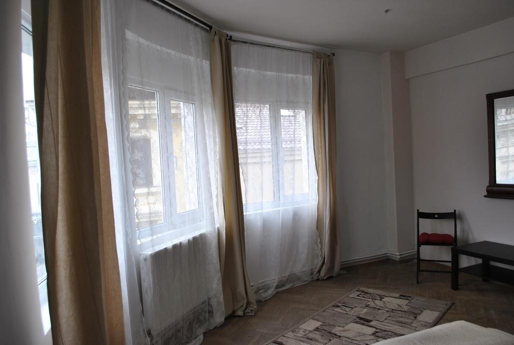 Vogue Hostel Букурещ Екстериор снимка