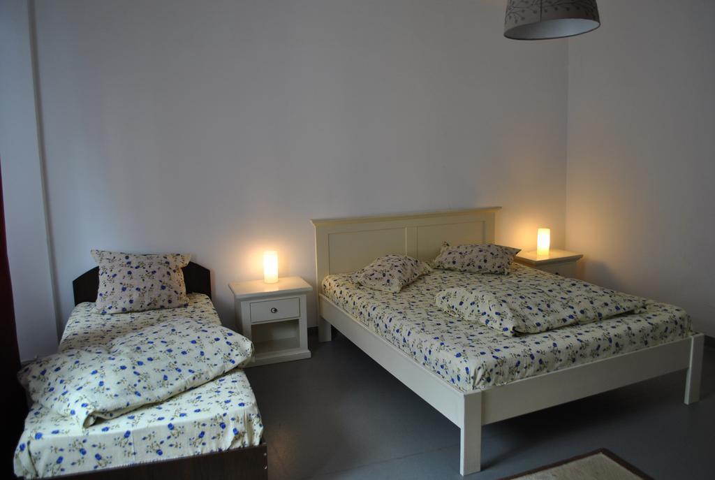 Vogue Hostel Букурещ Екстериор снимка