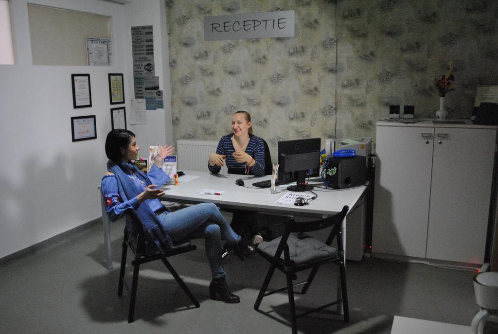 Vogue Hostel Букурещ Екстериор снимка