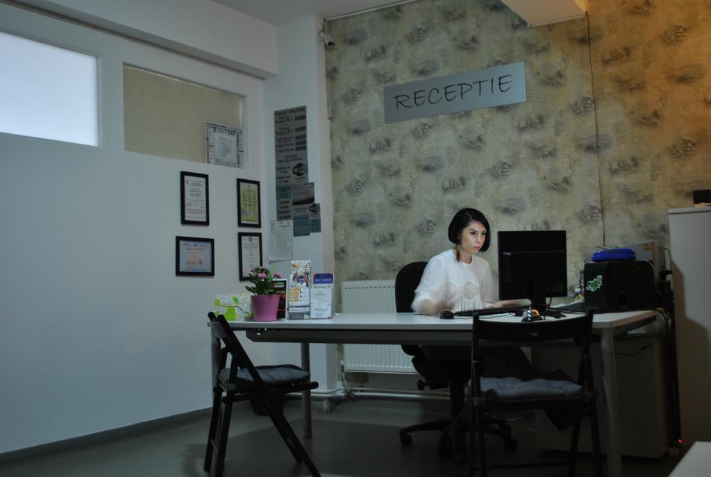 Vogue Hostel Букурещ Екстериор снимка