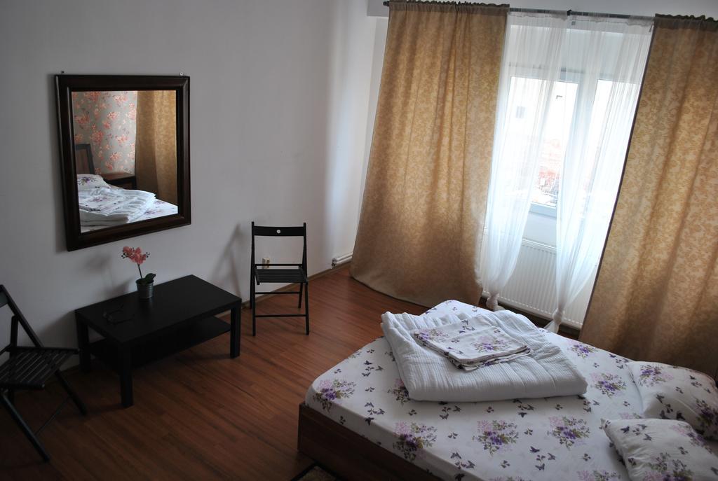 Vogue Hostel Букурещ Екстериор снимка