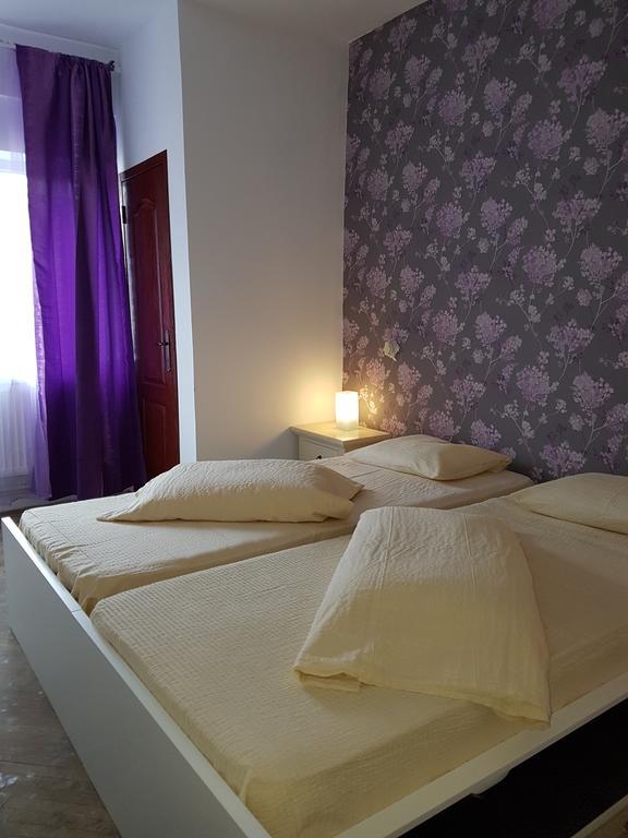 Vogue Hostel Букурещ Екстериор снимка